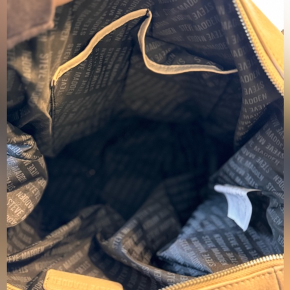 Steve Madden large crossbody tote - Picture 4 of 5